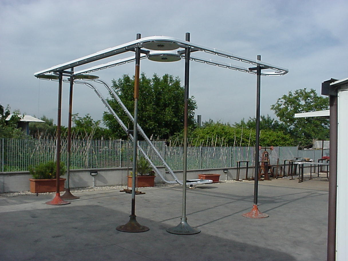 UPWARD CONVEYOR